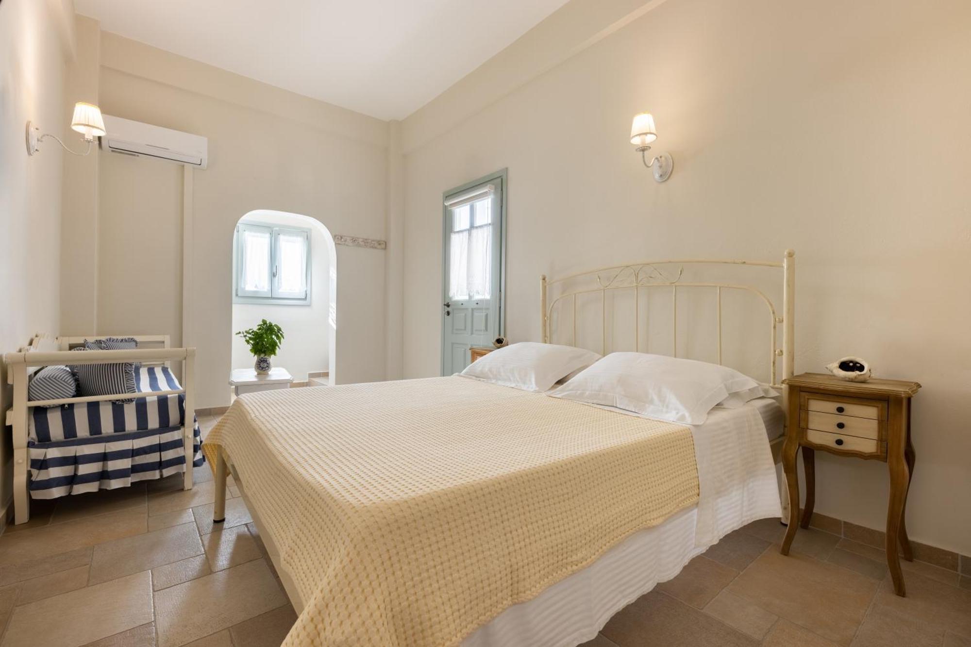 Monachofolitses Bed & Breakfast Kimolos Exterior photo