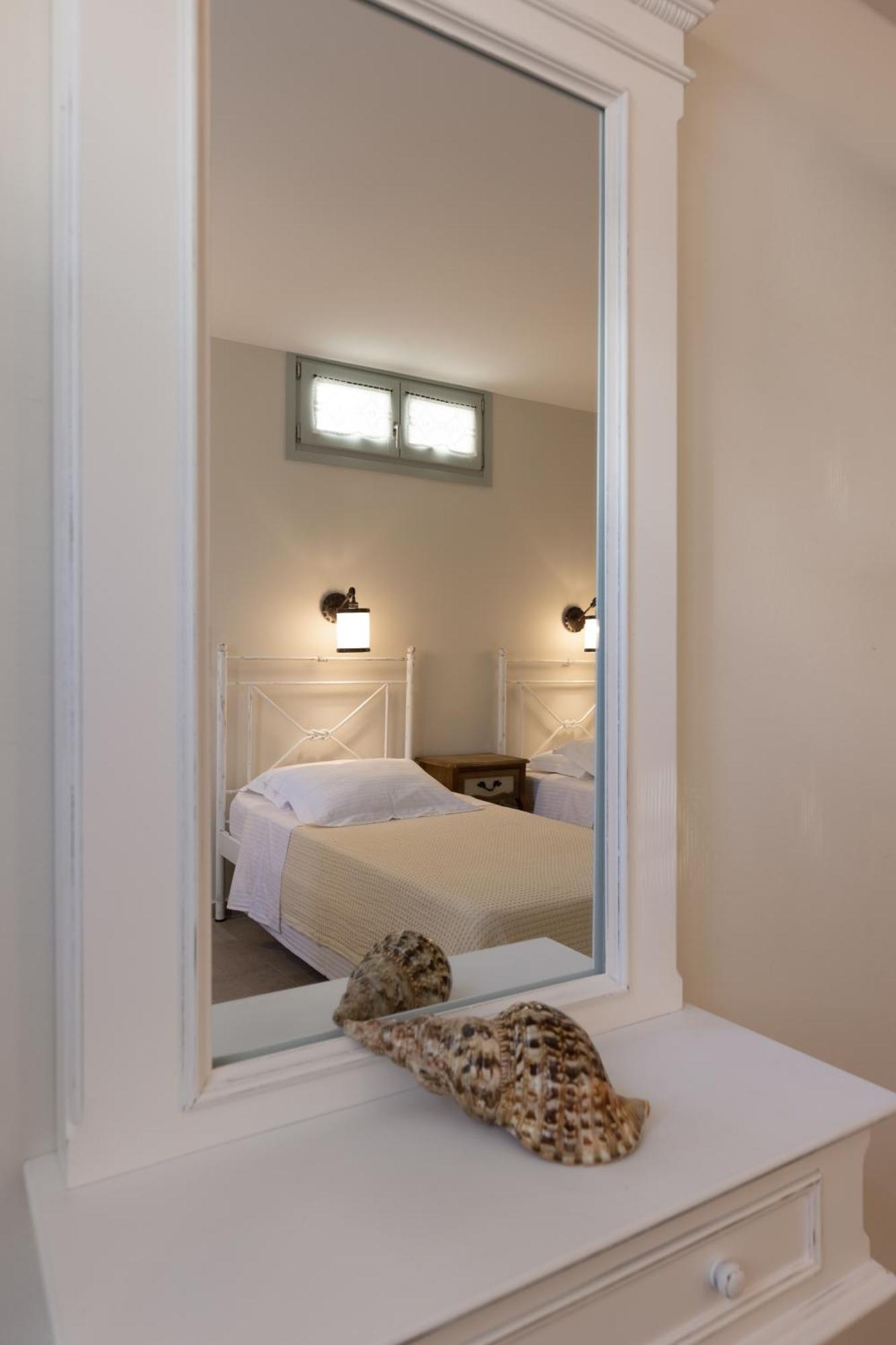 Monachofolitses Bed & Breakfast Kimolos Exterior photo