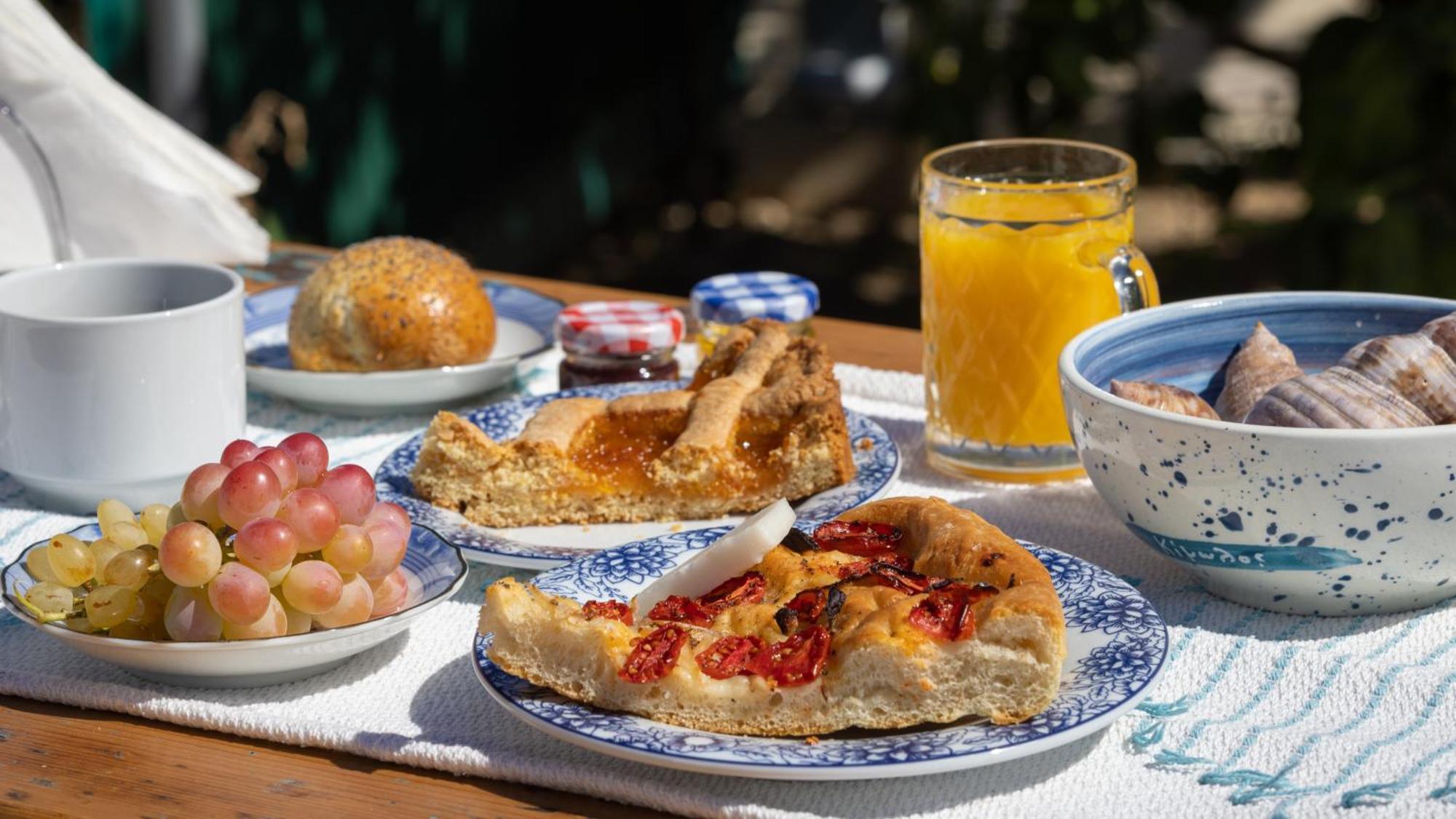 Monachofolitses Bed & Breakfast Kimolos Exterior photo